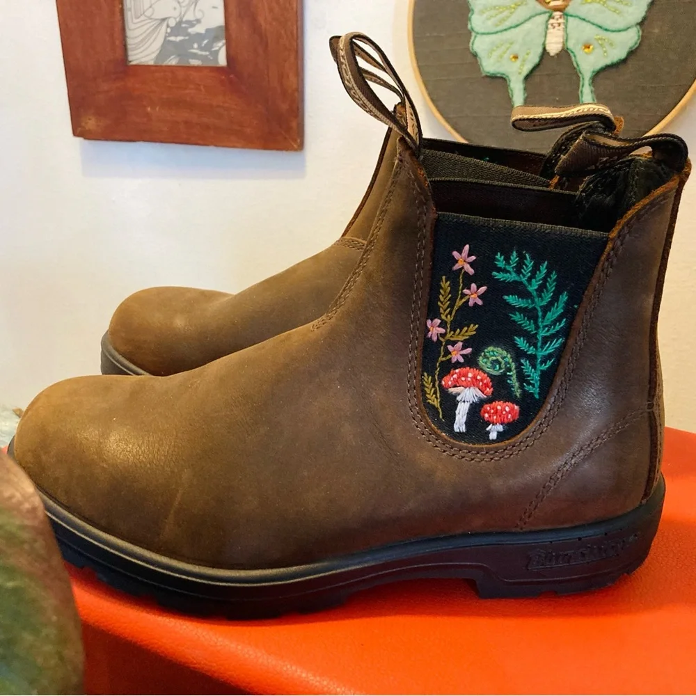 OOAK! Blundstone Chelsea Classics Leather Boots Brown Embroidered Women’s 8.5 - Picture 7 of 9